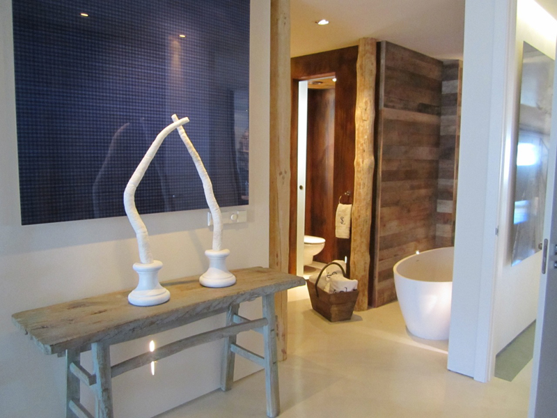 Jon Urgoiti con material de Derribo